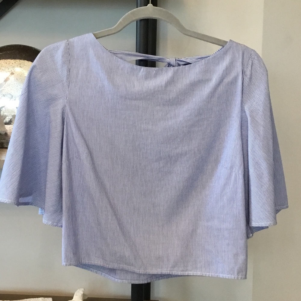 🍋BEBE blue and white striped top